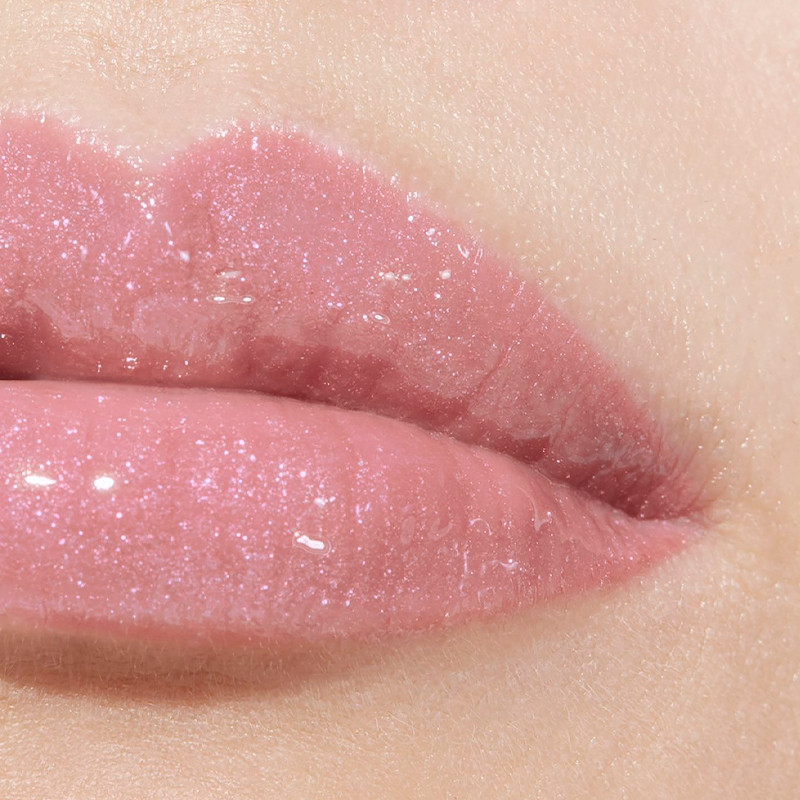 rouge-coco-gloss-moisturizing-lip-gloss