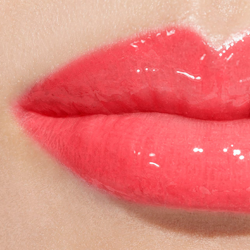 rouge-coco-gloss-moisturizing-lip-gloss
