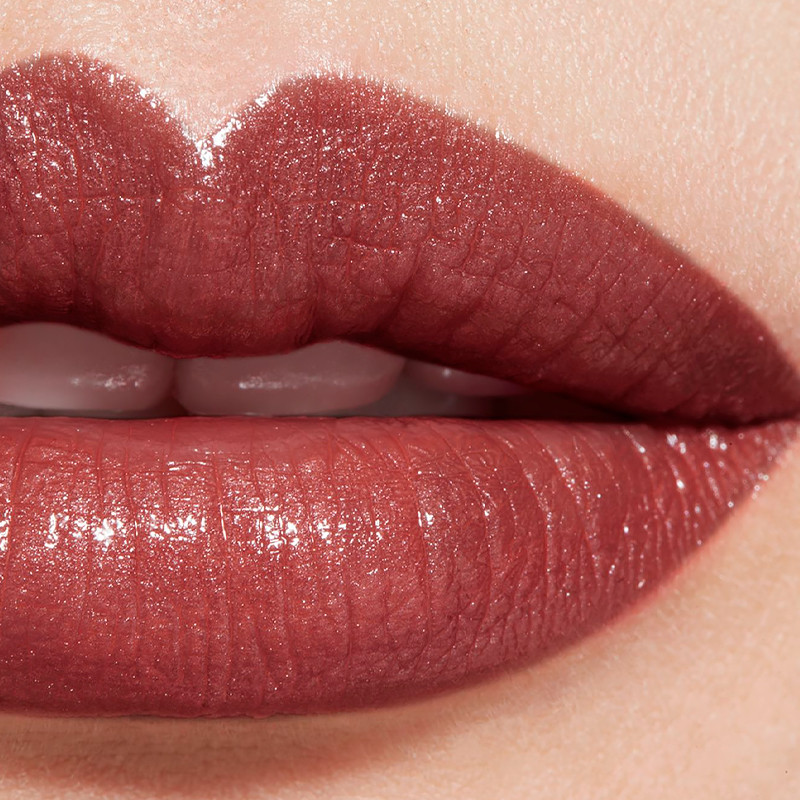 rouge-coco-long-lasting-satin-lipstick-moisturizing-and-smoothing-treatment