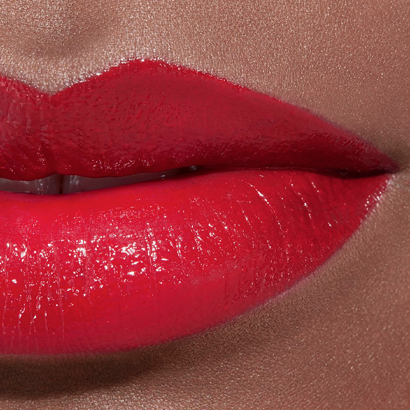 rouge-coco-long-lasting-satin-lipstick-moisturizing-and-smoothing-treatment