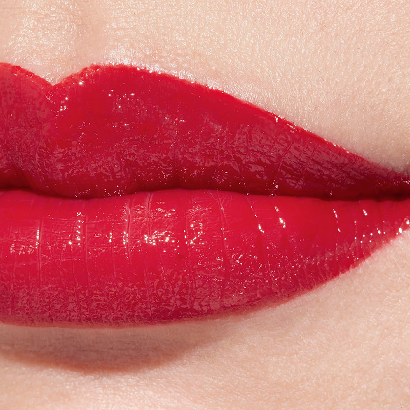 rouge-coco-langdurige-satijnen-lippenstift-hydraterende-en-gladmakende-behandeling
