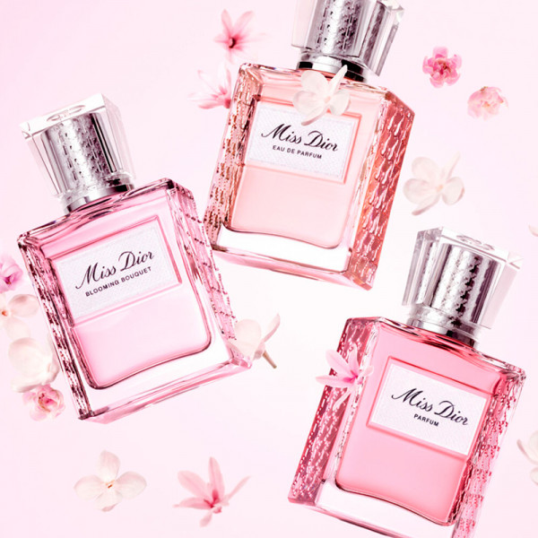 miss-dior-eau-de-parfum-roller-pearl-note-floreali-sensuali-con-sentori-di-vaniglia