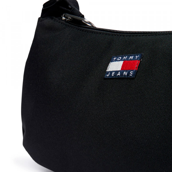 bolsa-de-ombro-essencial-para-o-dia-a-dia
