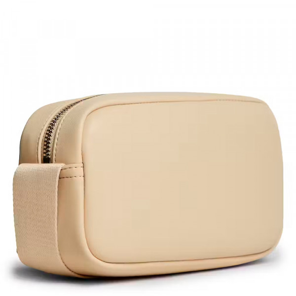 daily-elevated-band-and-shoulder