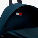 mochila-essential-con-logo