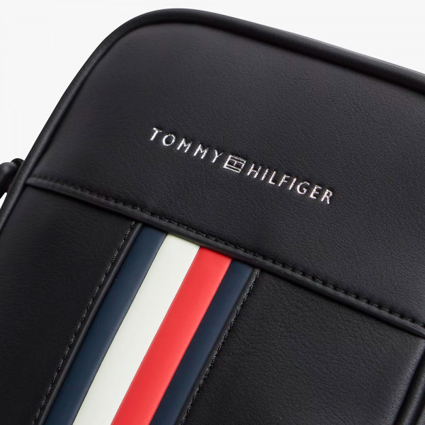 reporter-schultertasche-mit-markantem-riemen