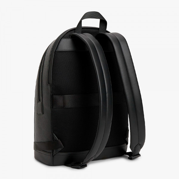 mochila-com-emblema-e-fita-distintiva
