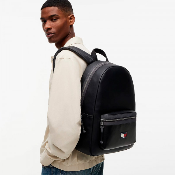 rucksack-mit-logo