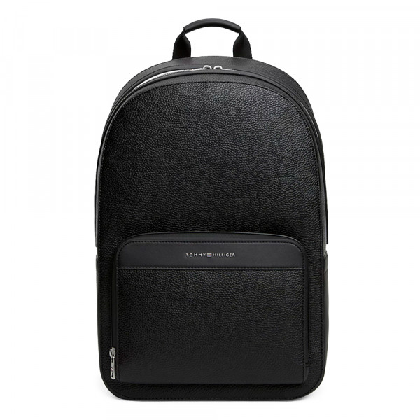 mochila-com-logotipo-metalico