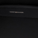 rucksack-mit-metallischem-logo