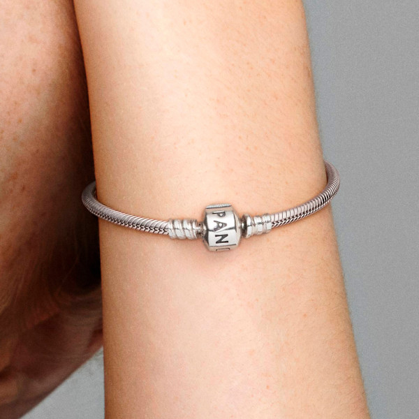 pandora-moments-snake-chain-bracelet-with-barrel-clasp-594593c00