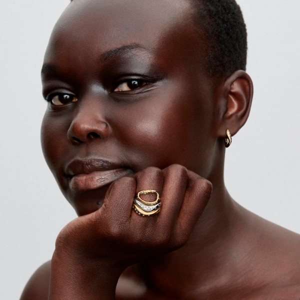bague-de-forme-organique-sertie-de-pierres-precieuses-164676c01