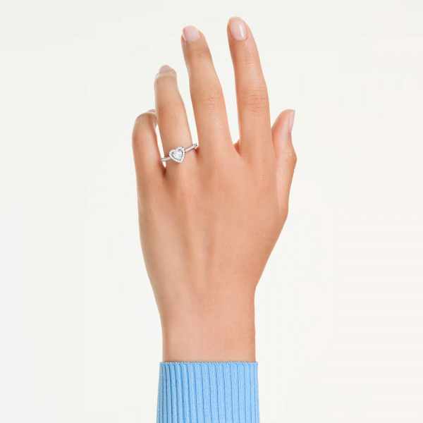 ring-with-angelic-motif