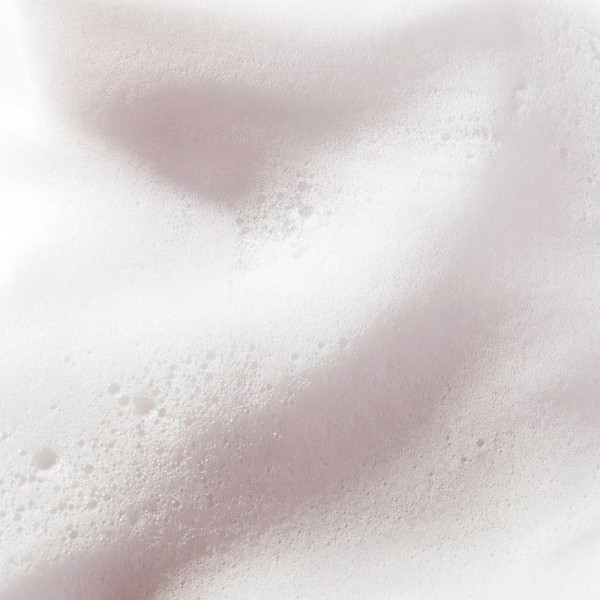 mousse-di-rosa-molto-detergente-leggero-schiumogeno