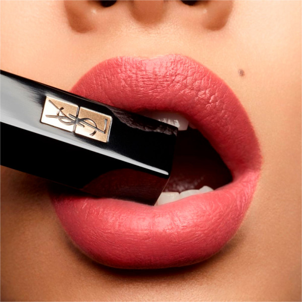 rouge-pur-couture-the-slim-velvet-radical