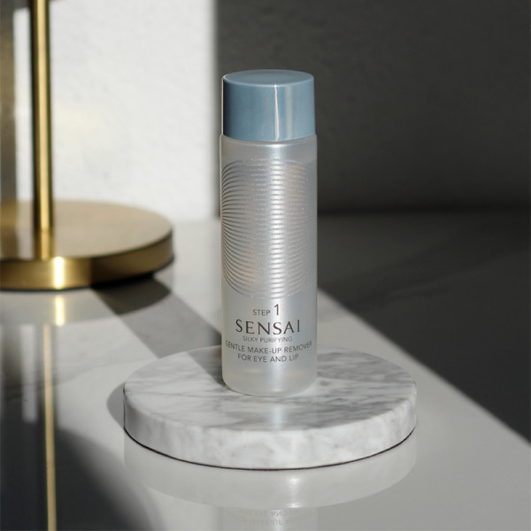 Silkeagtig rensende makeupfjerner til øjne og læber