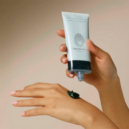 PRODUTOS PARA MULHERES OMOROVICZA REFINING FACIAL POLISHER