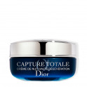 CAPTURE TOTALE
NIGHT CREAM THAT INTENSIVELY REGENERATES FACE AND NECK