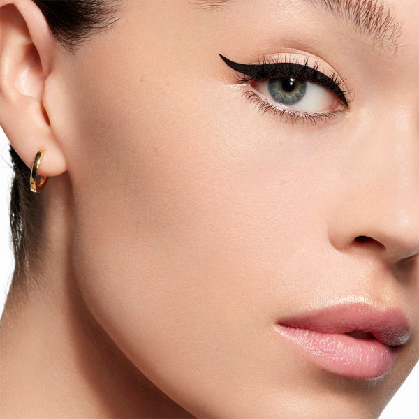 noir-g-eyeliner-graphique-24h