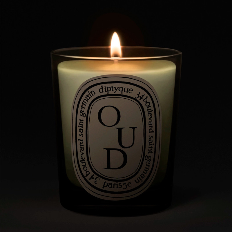 Diptyque Oud Vela modelo clásico