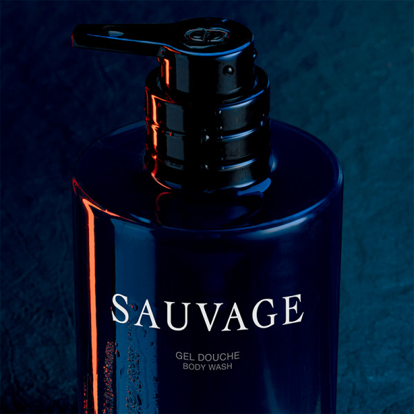gel-de-ducha-corporal-perfumado-limpia-refresca-y-perfuma-la-piel