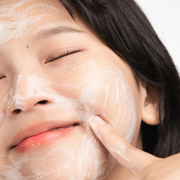 violet-water-clearing-cleanser