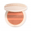Good face effect powder with a tanned finish