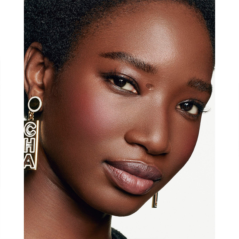 JOUES CONTRASTE INTENSE
Powdered Cream Blush