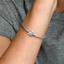 pandora-moments-armband-schlangenkette-marvel-avengers-logo-verschluss-590784c00