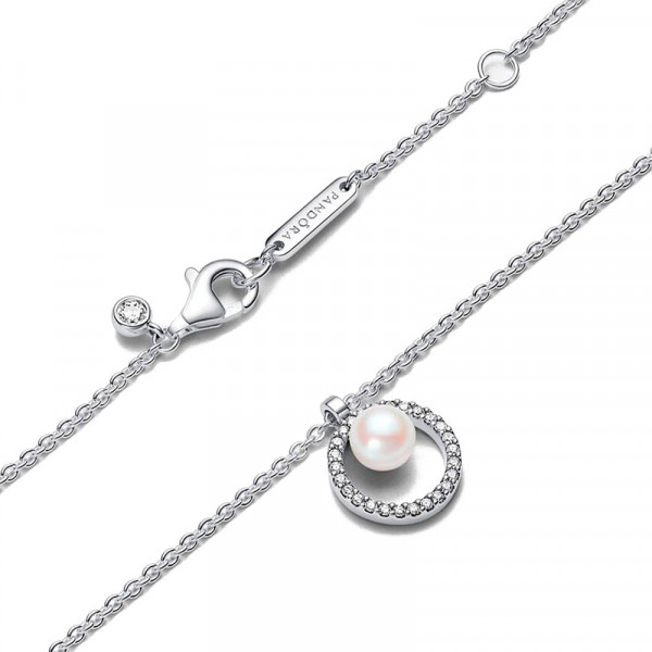 ketting-van-zoetwaterkweekparels-en-pave-393165c01