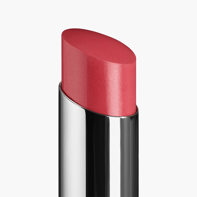 The Long-Lasting Moisturizing and Plumping Lipstick. Intense Color and Shine.