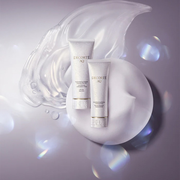 AQ Youth Renewing Radiance Cleansing Foam