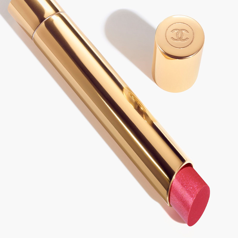 la-barra-de-labios-de-alta-intensidad-concentrado-de-luz-y-tratamiento-recargable-rouge-allure-lextrait