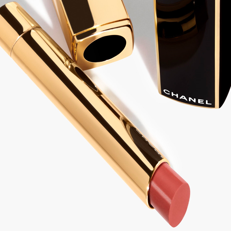 high-intensity-lipstick-concentrate-of-light-and-treatment-rechargeable-rouge-allure-lextrait