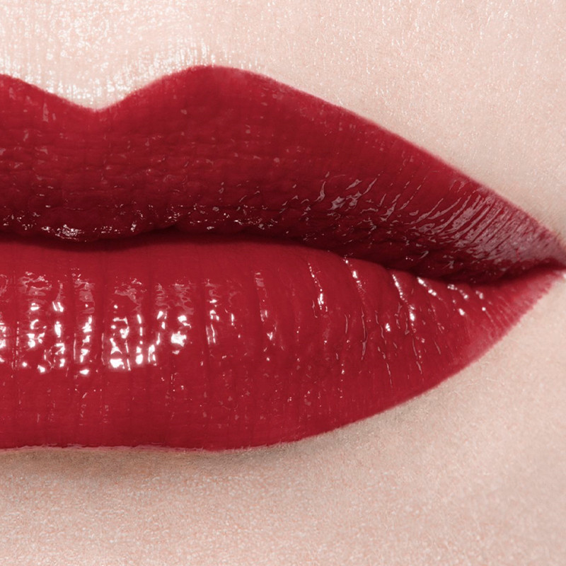 der-langanhaltende-glanzende-flussige-lippenstift-rouge-allure-laque