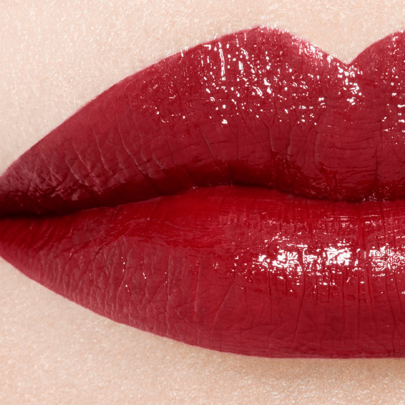 der-langanhaltende-glanzende-flussige-lippenstift-rouge-allure-laque