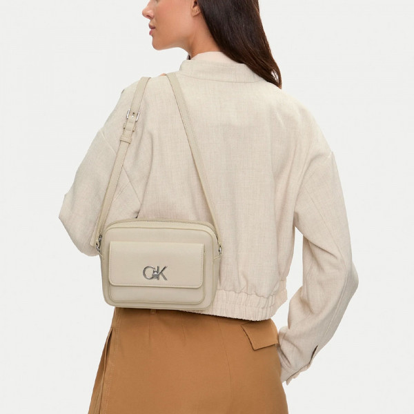 logo-shoulder-bag