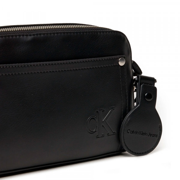 tagged-camera22-crossbody-bag