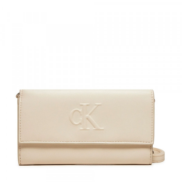 cartera-sculpted-long-fold-strap-deboss cartera-sculpted-long-fold-strap-deboss
