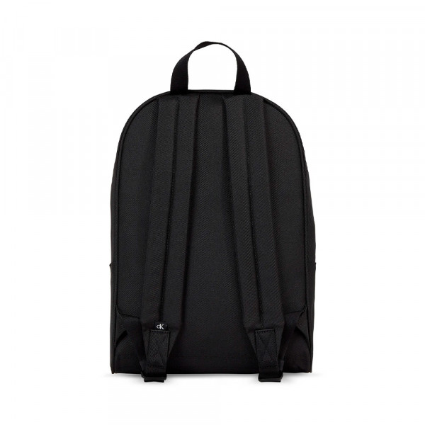 essentials-campus-rucksack