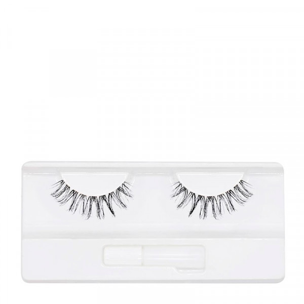 false-eyelashes