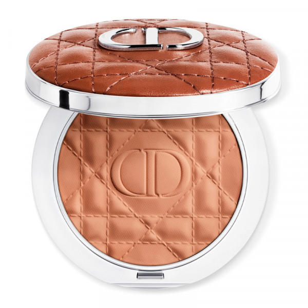 bronzing-powders-with-a-natural-or-matte-radiant-finish