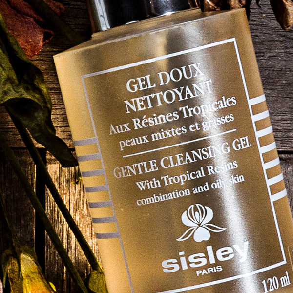 gel-doux-nettoyant-aux-resines-tropicales