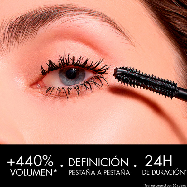 mascara-de-pestanas-efecto-volumen-extremo-24-horas