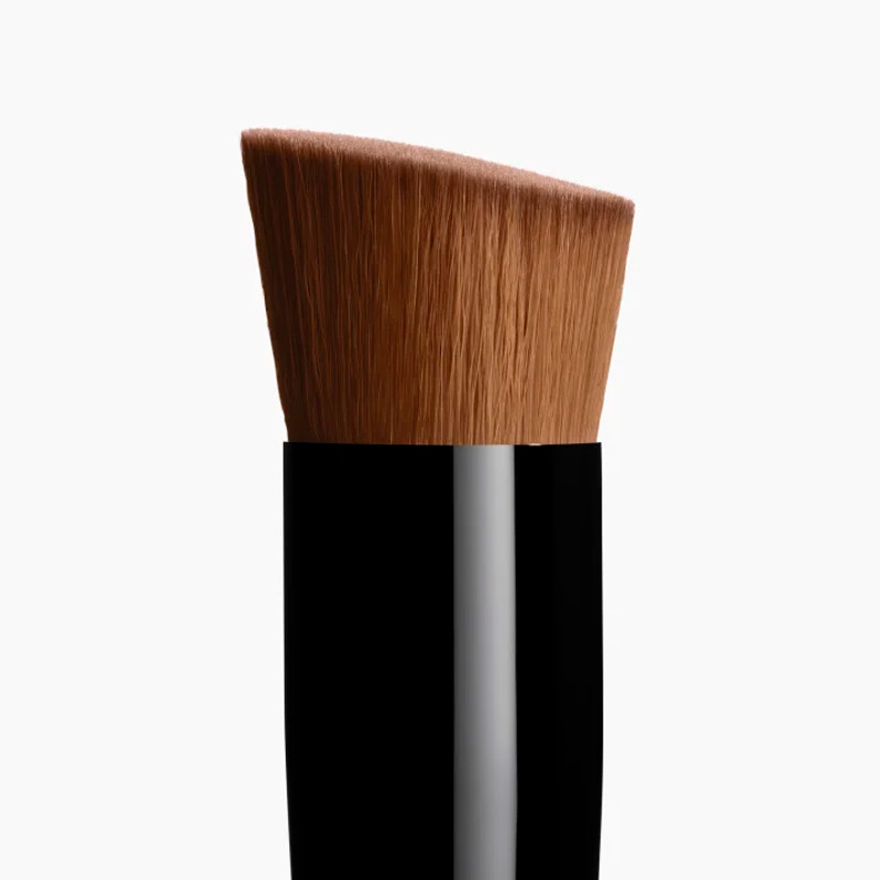 brocha-para-fondo-de-maquillaje-fluido-y-en-polvo