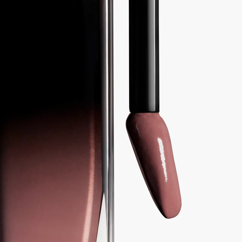 il-rossetto-liquido-brillante-e-a-lunga-durata