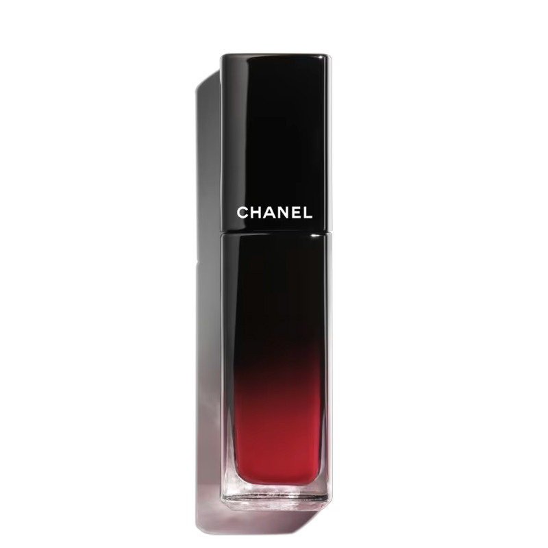 il-rossetto-liquido-brillante-e-a-lunga-durata