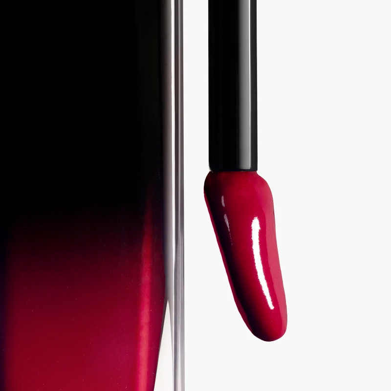 der-langanhaltende-brillante-flussige-lippenstift
