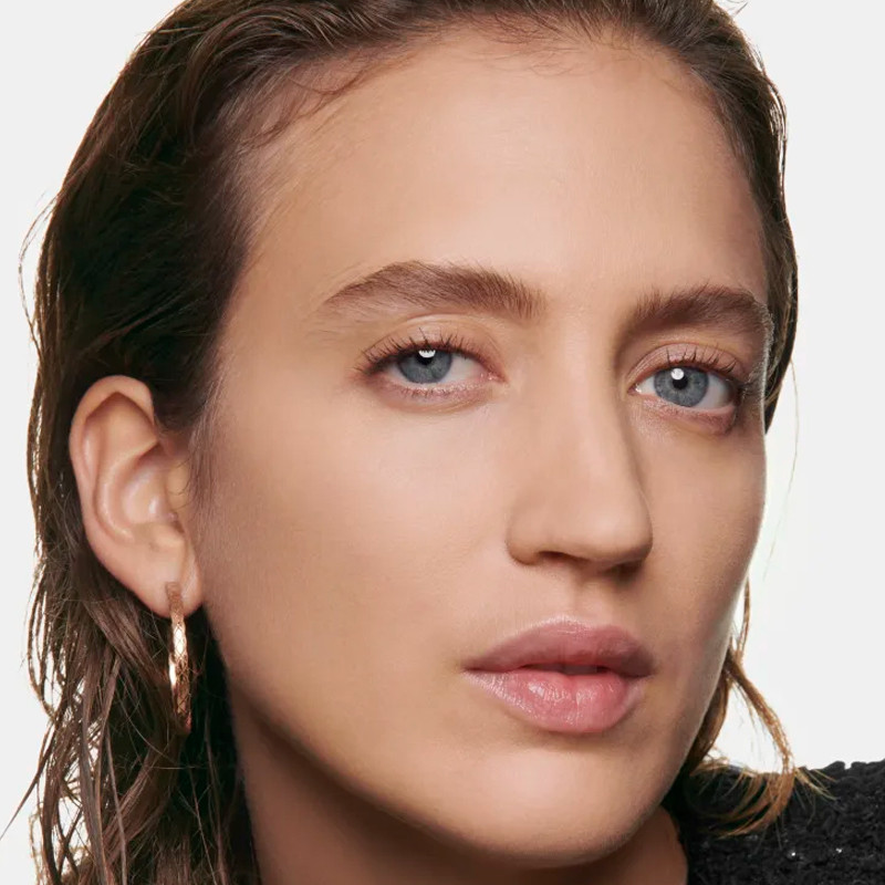 ultra-comfortable-long-lasting-compact-foundation-perfect-finish