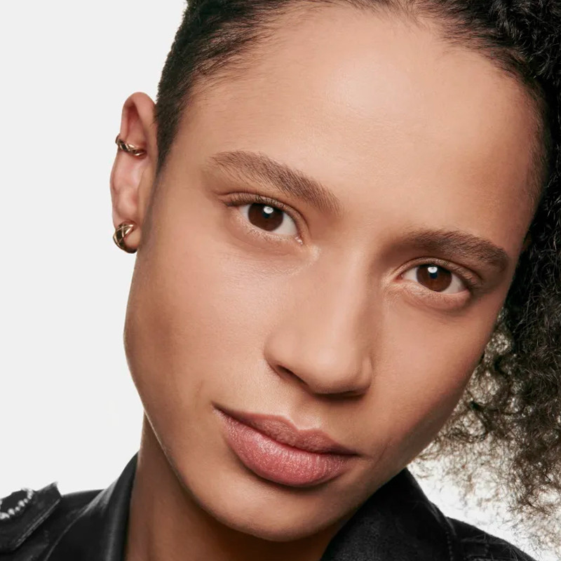 ultra-comfortable-long-lasting-compact-foundation-perfect-finish